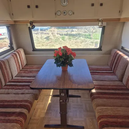 Camping Vintage Caravan *